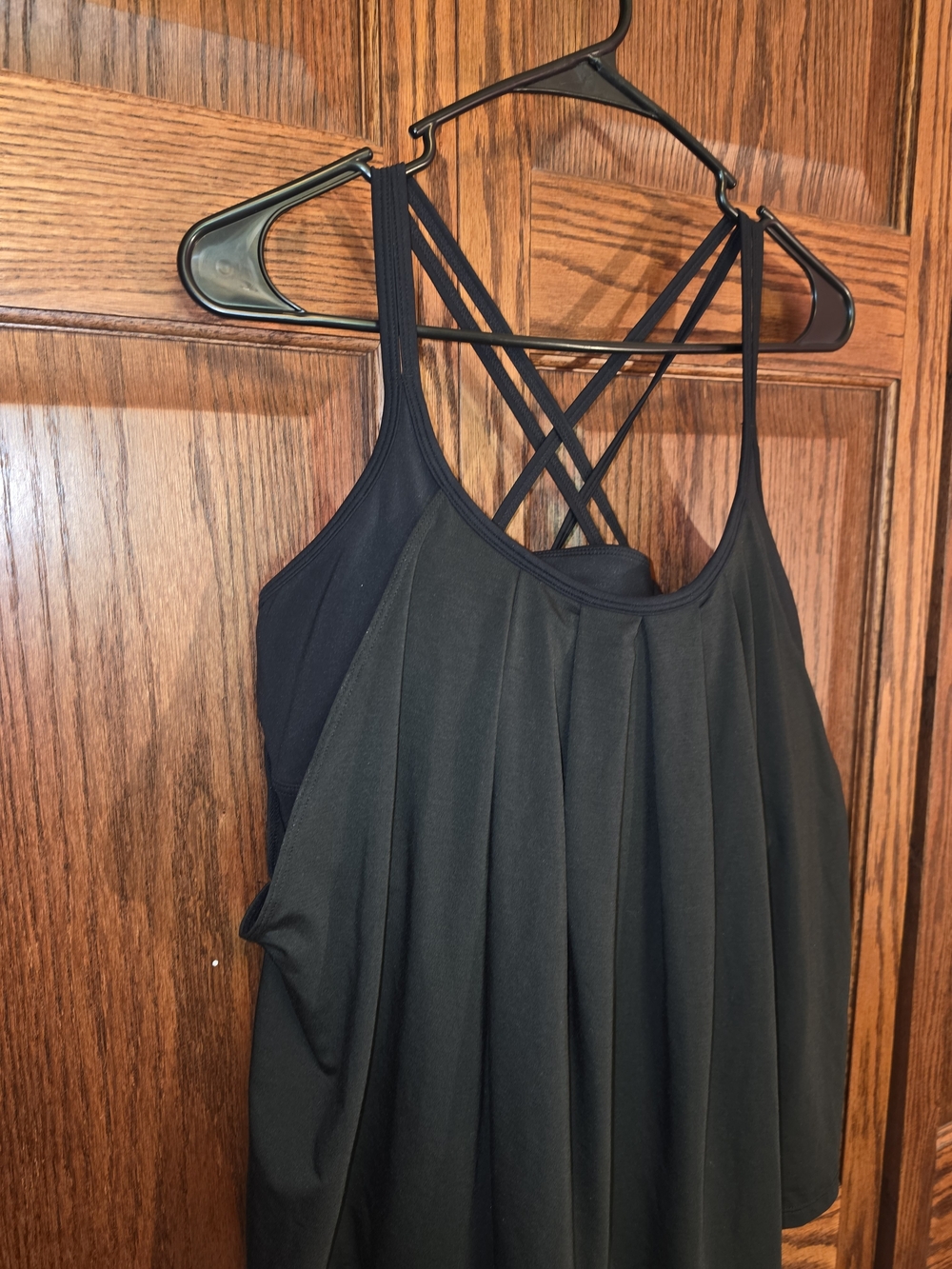 HALARA Strappy Black Women’s Tank Top - Pleated Front